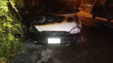 Hubo daños importantes en el auto. Foto Gentileza Periodismo Urbano.