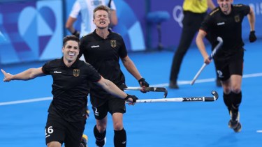 Gonzalo Peillat durante el festejo del gol que le anotó a Argentina. 