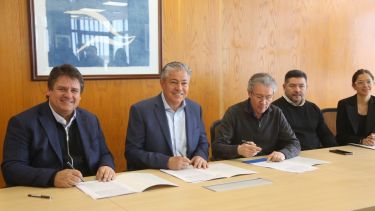 El acuerdo se firmó en la intendencia de Neuquén, en el oeste (gentileza)