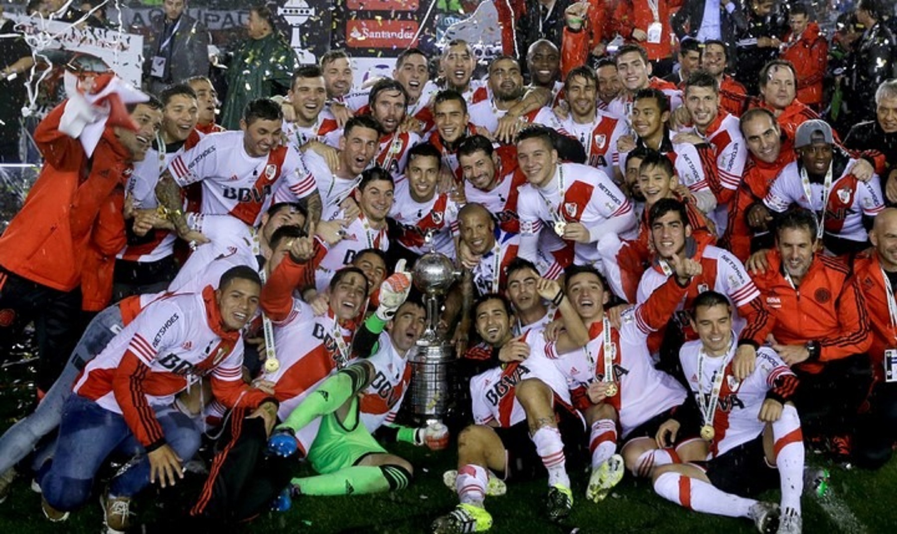 Un campeón de Copa Libertadores quiere volver a River.
