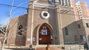 Secuestro en el centro de Neuquén: el obispo denunció que raptaron a una integrante de Cáritas