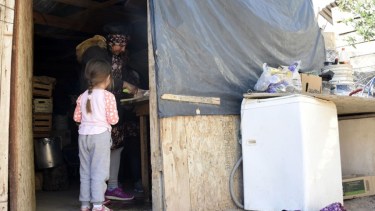 En los hogares más afectados, los adultos priorizan la alimentación de sus hijos. (Archivo Florencia Salto)