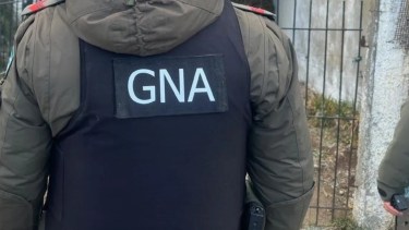 Efectivos del Escuadrón 34 Bariloche de Gendarmería hicieron los allanamientos este jueves por la mañana en esta ciudad.  (foto gentileza MPF)