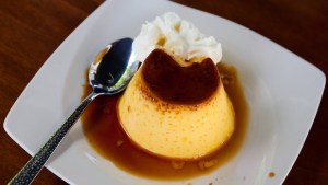 Flan súper cremoso con pocos ingredientes