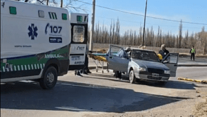 Tres heridos por un impactante choque en el acceso al puente Centenario-Cinco Saltos
