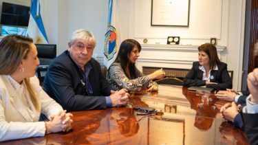 El intendente Cortés habló con la ministra Patricia Bullrich sobre la necesidad de mejorar los operativos de prevención del delito en la ciudad turística. (gentileza municipio) 