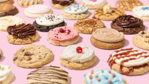 Cómo hacer las crumbl cookies virales: la receta de las populares y más ricas galletitas
