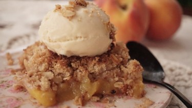 Crumble de durazno y avena para tentarse el fin de semana: paso a paso, cómo hacerlo delicioso