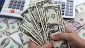 Dólar hoy: el blue sin cambios y los financieros más baratos, a cuánto cerraron este martes