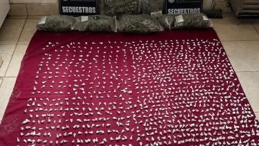 Desarticulan red de narcotráfico en Cervantes: secuestraron droga, armas y más de un millón de pesos (Foto: gentileza)