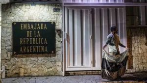 Javier Milei agradeció a Brasil por la custodia de la embajada en Venezuela: «Hubo represalia de Maduro»