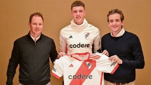 Franco Carboni rescindirá su contrato en River y se va sin debutar