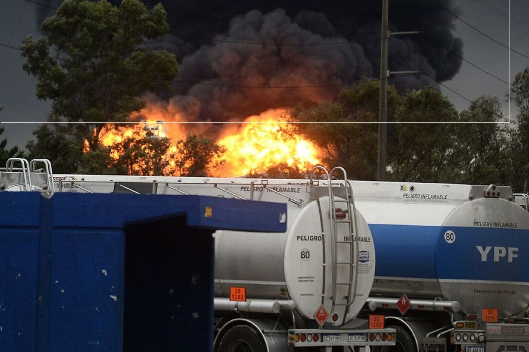 Incendio en la refinería de YPF en Ensenada, la más grande del país ...