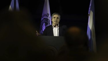 Baja el impuesto País