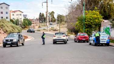 Se decretó el cese de la doble vía en el sector Patagonia de la calle Soldi (foto Cecilia Maletti)