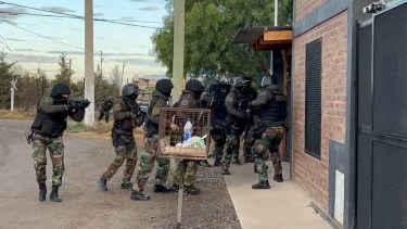 Video: así fue el impresionante operativo policial para desarticular una red de narcotráfico en Cervantes