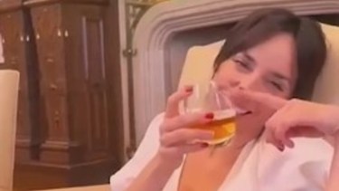 Alberto Fernández y Tamara Pettinato, juntos en un segundo video: «el amor de tu vida»