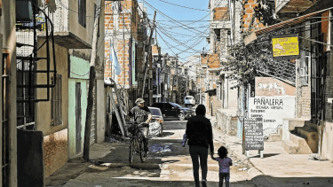 El 63% de los niños y adolescentes viven en la pobreza en Argentina, relevó un informe de la UCA