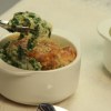Imagen de Una receta rendidora y fácil de hacer: soufflé de ricota y espinaca