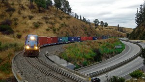 Tren más camión: Chile hará base en Victoria para probar el transporte bimodal de Neuquén al Pacífico