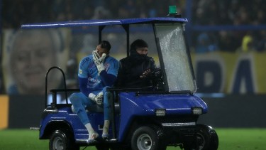 Romero se retiró lesionado en el hombro derecho y no jugará ante Talleres en Mendoza. 