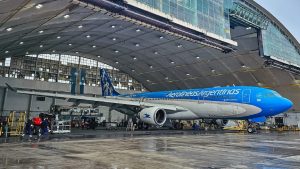 Aerolíneas Argentinas promociona vuelos nocturnos: cuánto sale ir a Bariloche, Comodoro y Trelew