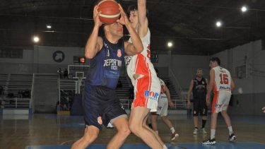 Deportivo Roca le ganó a Independiente de Neuquén y quedó puntero. (Foto: Prensa Deportivo Roca)