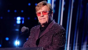 Elton John atraviesa un momento difícil: perdió la vista en un ojo