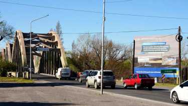 Búsqueda en la zona de los puentes Neuquén-Cipolletti. 