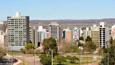 Menos recursos: cayó por segundo mes consecutivo la coparticipación a municipios de Neuquén