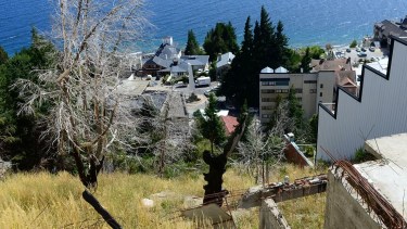 La tragedia ocurrió en la calle Don Bosco al 100e, cerca de la Barda del Ñireco en Bariloche. (foto dr archivo)