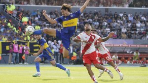 Boca enfrenta a River: cuándo se juega el Superclásico y cómo forman los equipos