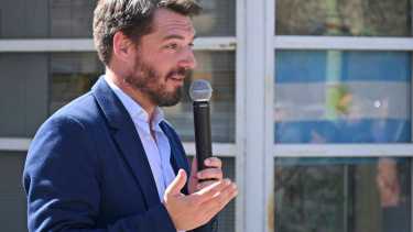 Buteler anunció descuentos para los municipales de Cipolletti. Foto Florencia Salto.