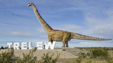 La réplica de un dinosaurio que asombra