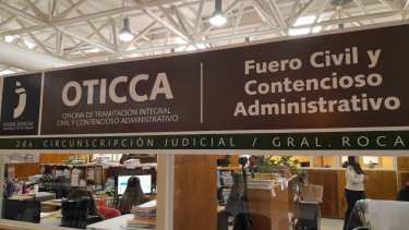 Los amparos fueron presentados ante el Juzgado Contencioso Administrativo de Roca.