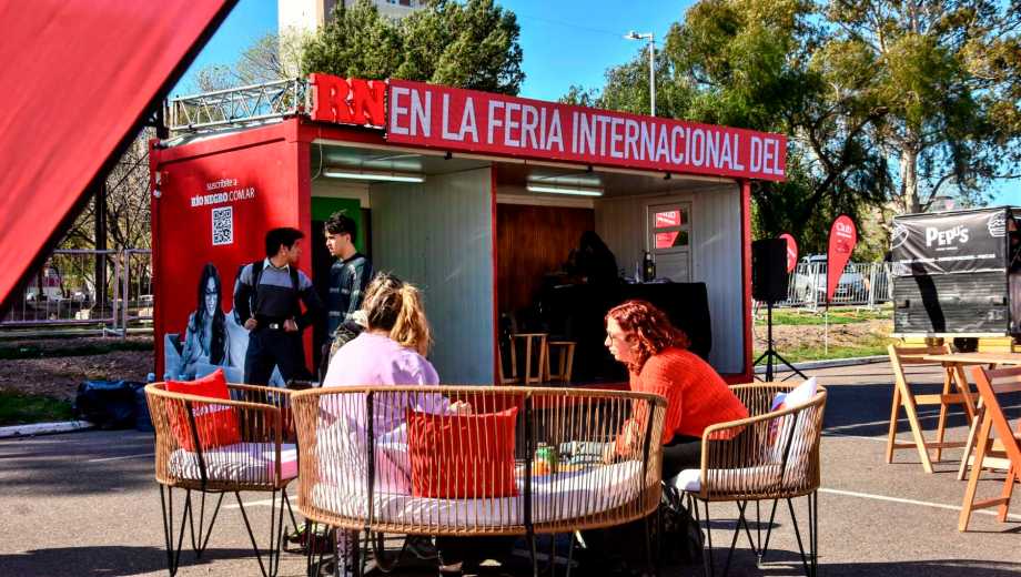 RN Radio y Diario RÍO NEGRO presentes en la Feria del Libro 2025 en Neuquén. Foto: Archivo (Cecilia Maletti)
