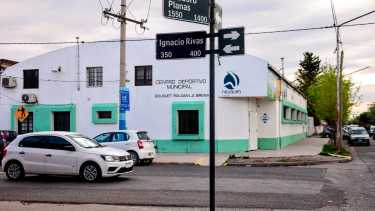 La municipalidad es responsable por la vereda, y la provincia por ser frentista. (Cecilia Maletti)