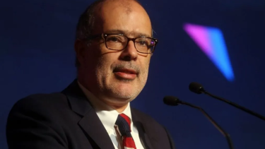 Rodrigo Valdés, exministro de Hacienda de Chile, fue apartado de las negociaciones del FMI con Argentina tras las acusaciones de Javier Milei.