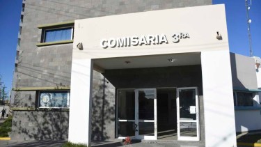 La evasión ocurrió en la comisaría Tercera de Roca.