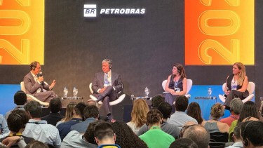 El gobernador expuso en una conferencia sobre gas y petróleo en Brasil (Red X )
