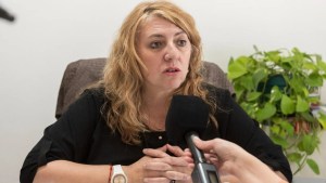 Esto es en off: La funcionaria que explicaba y explicaba&#8230; hasta que llamó su médico