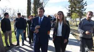 Aniversario de Roca: el gobernador Alberto Weretilneck y la intendenta María Emilia Soria juntos en el acto protocolar
