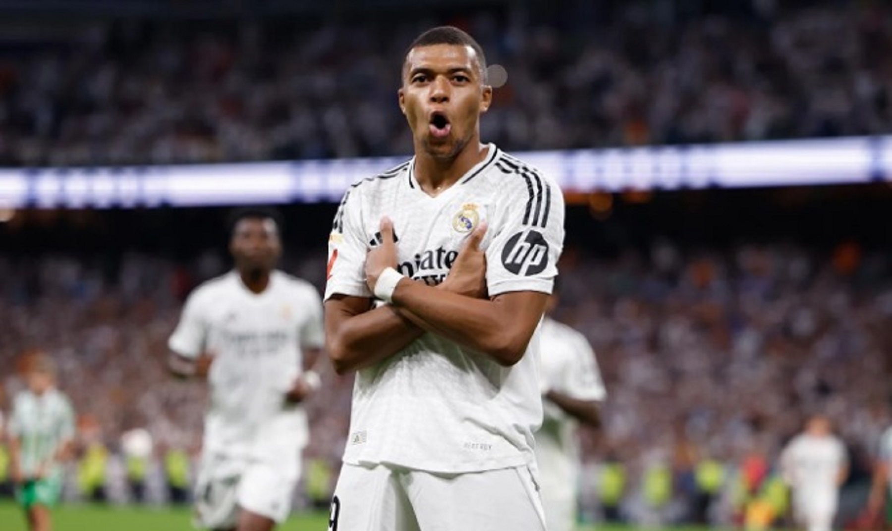 Kylian Mbappé marcó un doblete en el triunfo del Real Madrid.