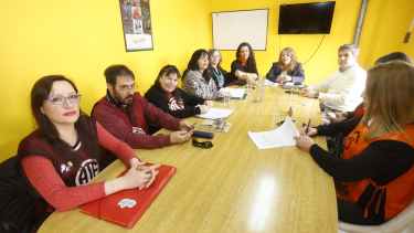 El debate de la Mesa de Salud, esta mañana en Viedma. Hubo representantes de ATE y de Asspur, pero no de UPCN.