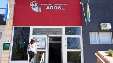 El 90% de las personas que se atienden en Ados pertenecen a PAMI. Hasta 2022 había 61.233 afiliados y afiliadas en la provincia. Foto Florencia Salto.