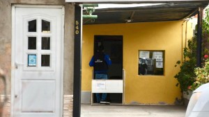Certificados médicos truchos en Neuquén: realizaron allanamientos en cinco ciudades