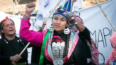 Betiana Colhuan tiene 23 años. Sus dos hijos nacieron en Mascardi. Foto: gentileza