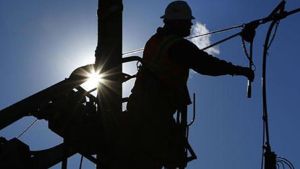 Apagón sorpresivo en Neuquén este martes de lluvia: ya volvió la luz a los cuatro barrios afectados