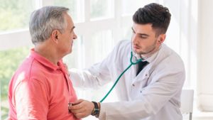 Los cuatro pasos básicos para cuidar el corazón y evitar los infartos: la importancia de «las pausas activas»