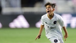 El increíble gol de Thiago Messi para la Academia del Inter Miami: control orientado y definición de derecha contra un palo 